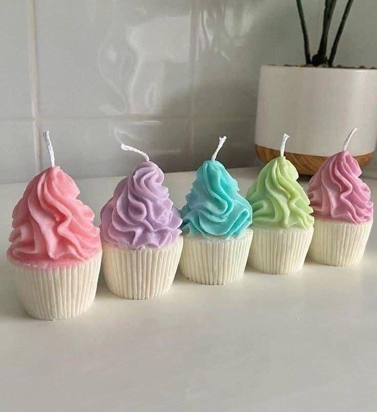Cup cake candle