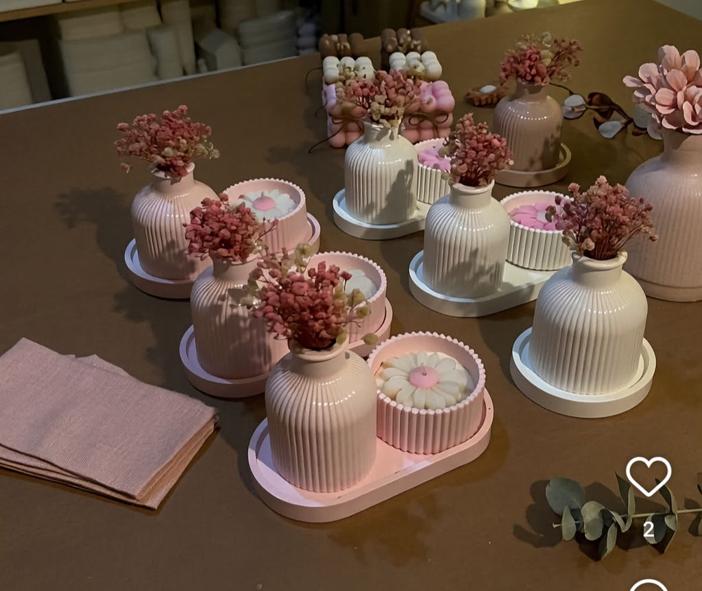 Stylish tray vase set