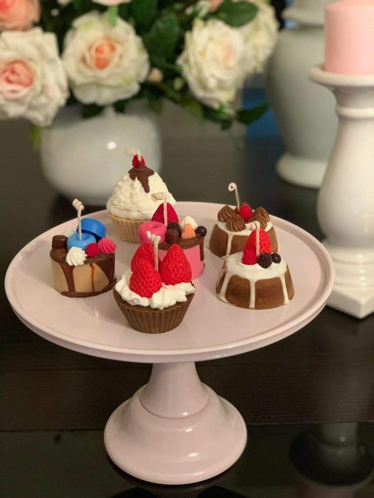 Cup cake candle
