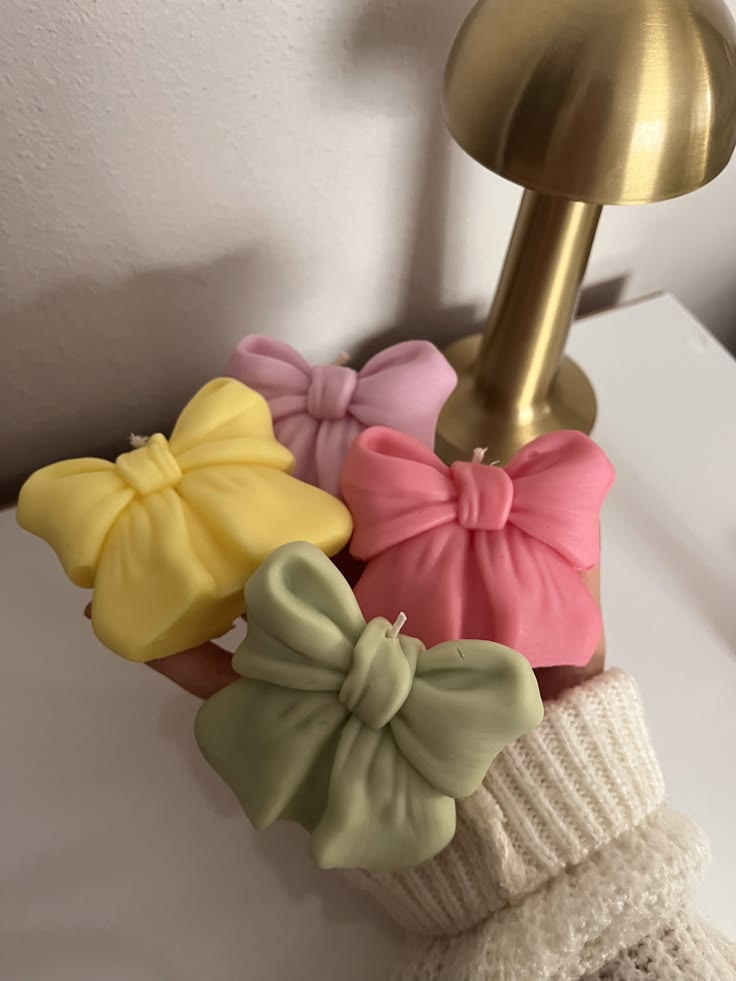 Bow Candle